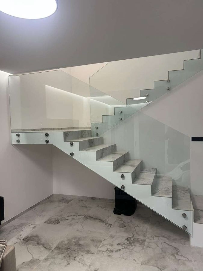 Steklena ograja z INOX konstrukcijo